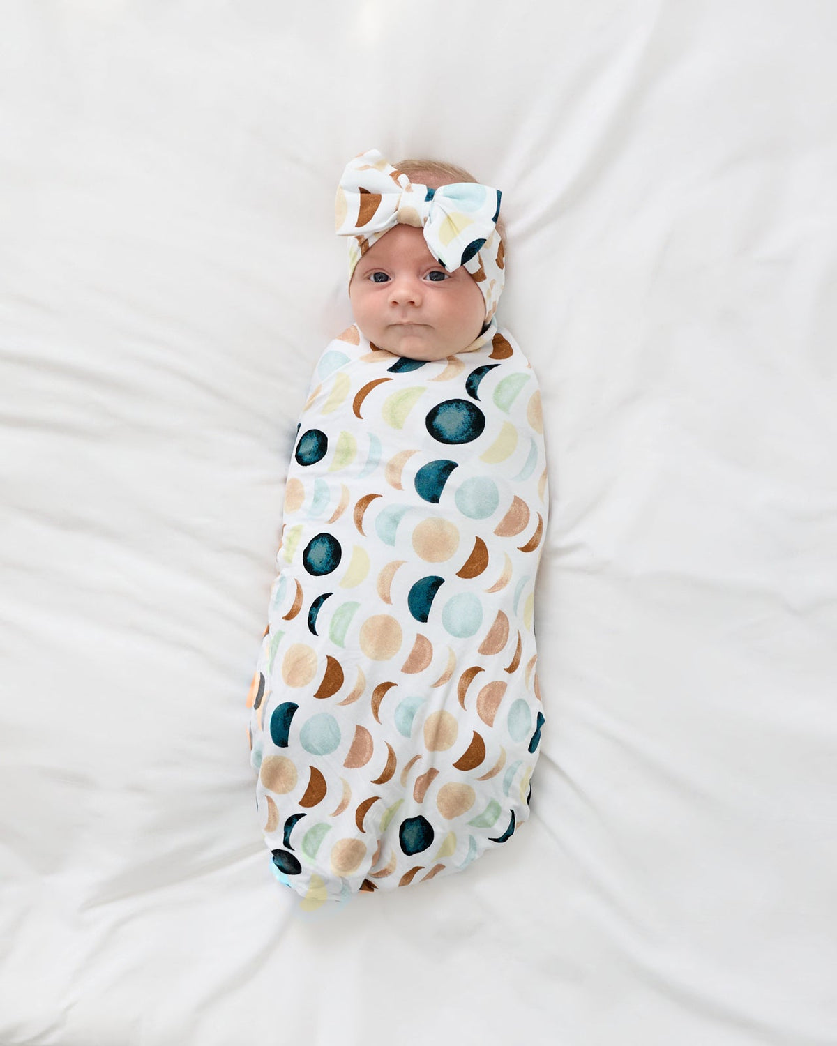Luna Neutral Swaddle & Luxe Bow Headband Set
